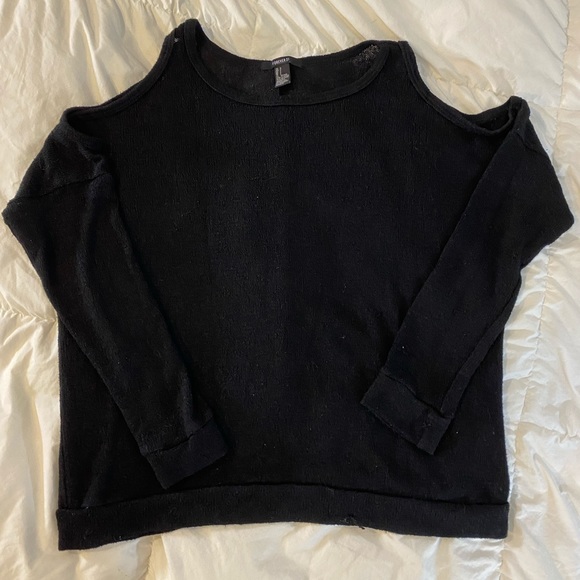 Shoulder Cut-Out Top - Picture 7 of 9